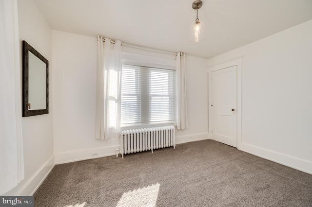 2021 NOBLE ST, Reading, PA 19609