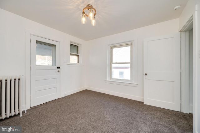 2021 NOBLE ST, Reading, PA 19609