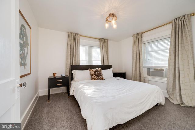 2021 NOBLE ST, Reading, PA 19609