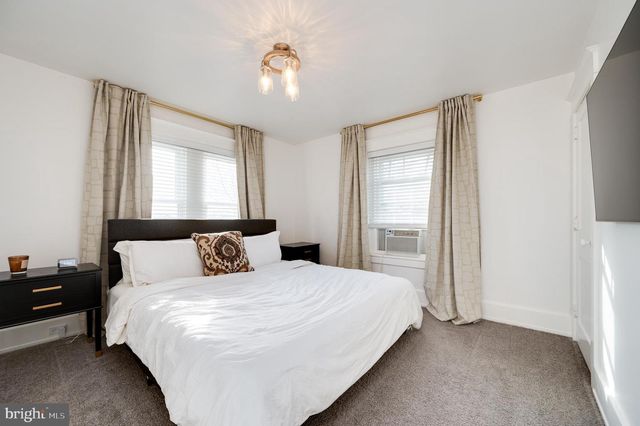 2021 NOBLE ST, Reading, PA 19609