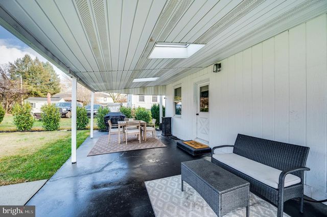 2021 NOBLE ST, Reading, PA 19609