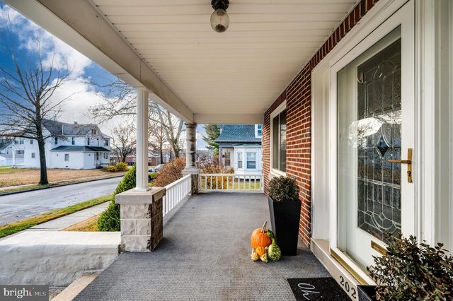 2021 NOBLE ST, Reading, PA 19609