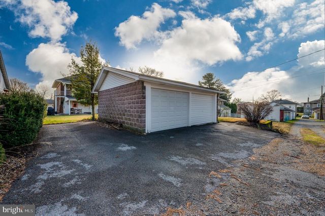 2021 NOBLE ST, Reading, PA 19609