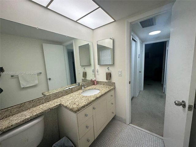 6731 Cypress Road 301, Plantation, FL 33317
