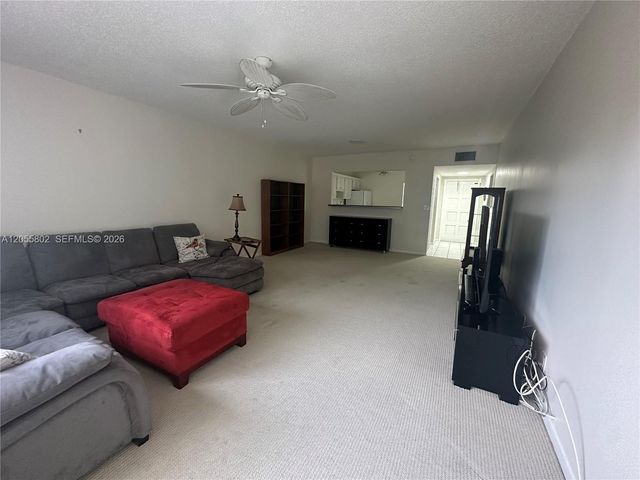 6731 Cypress Road 301, Plantation, FL 33317
