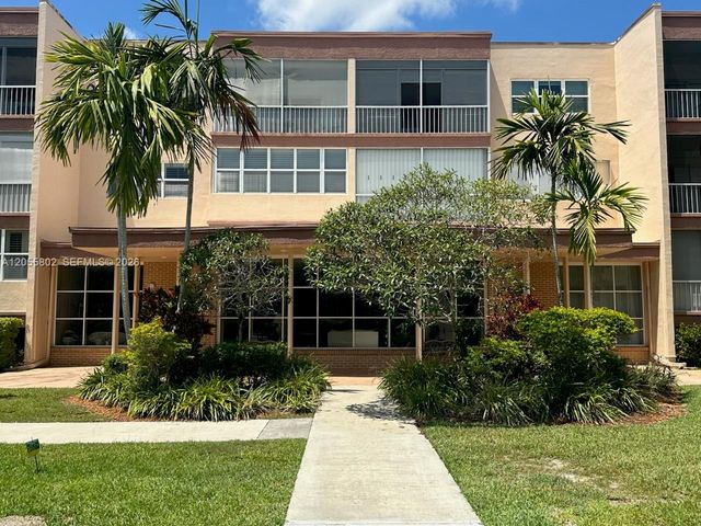 6731 Cypress Road 301, Plantation, FL 33317
