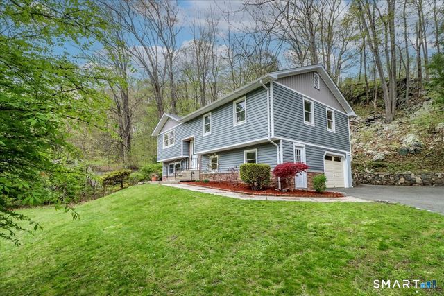 15 Wicks Manor Drive, Danbury, CT 06810