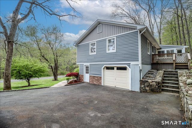15 Wicks Manor Drive, Danbury, CT 06810