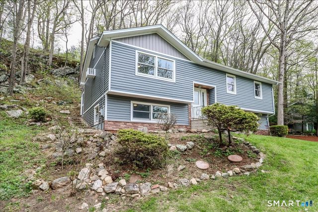 15 Wicks Manor Drive, Danbury, CT 06810