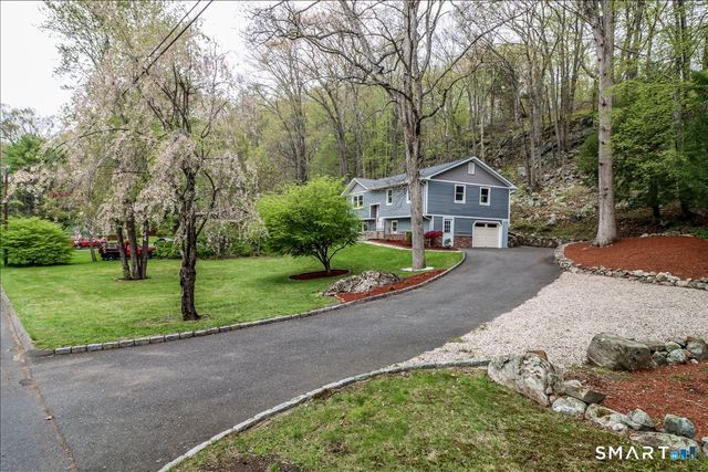 15 Wicks Manor Drive, Danbury, CT 06810