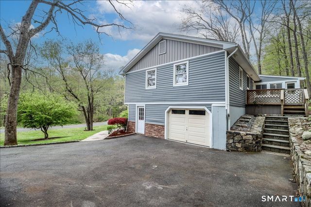 15 Wicks Manor Drive, Danbury, CT 06810