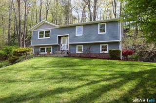 15 Wicks Manor Drive, Danbury, CT 06810