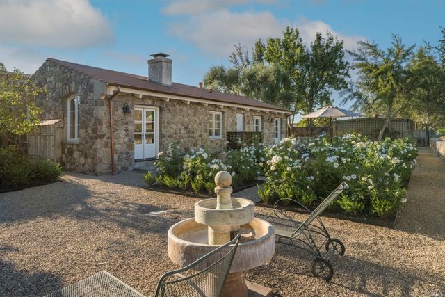 1032 Ponti Rd, Rutherford, CA 94558