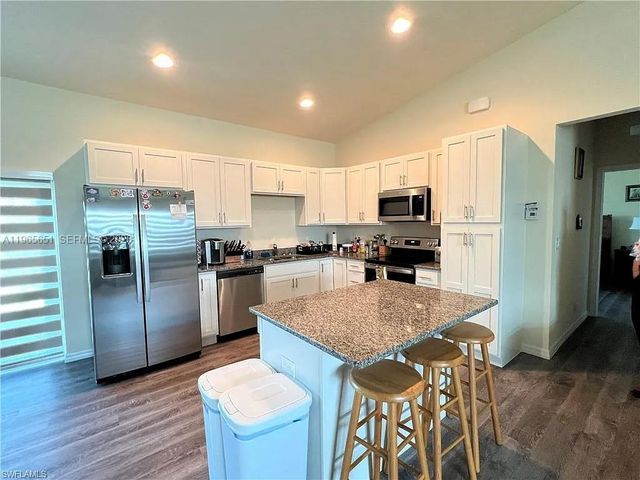 9003 Largo Cir 9003, La Belle, FL 33935