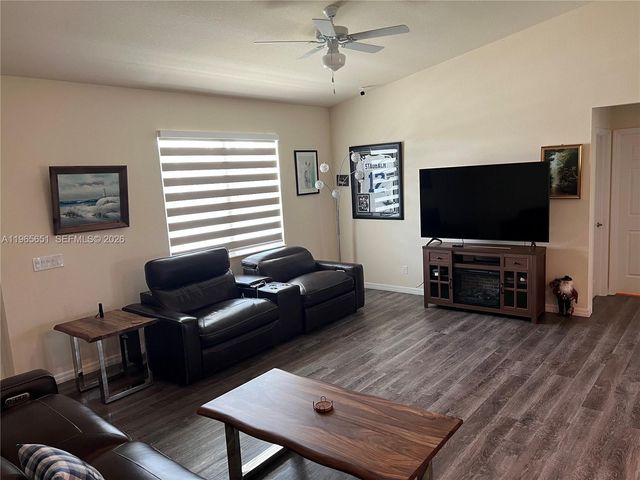 9003 Largo Cir 9003, La Belle, FL 33935