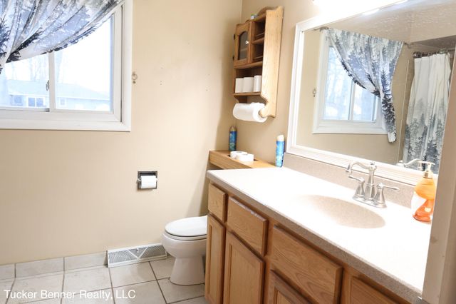 1664 Leif Avenue, Muskegon City, MI 49441