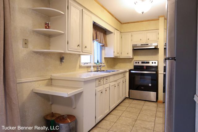 1664 Leif Avenue, Muskegon City, MI 49441