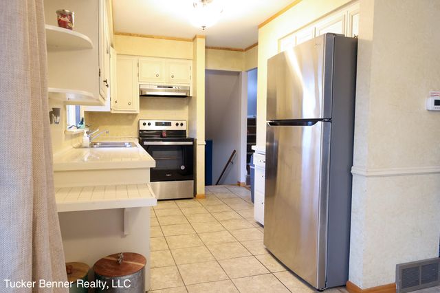 1664 Leif Avenue, Muskegon City, MI 49441