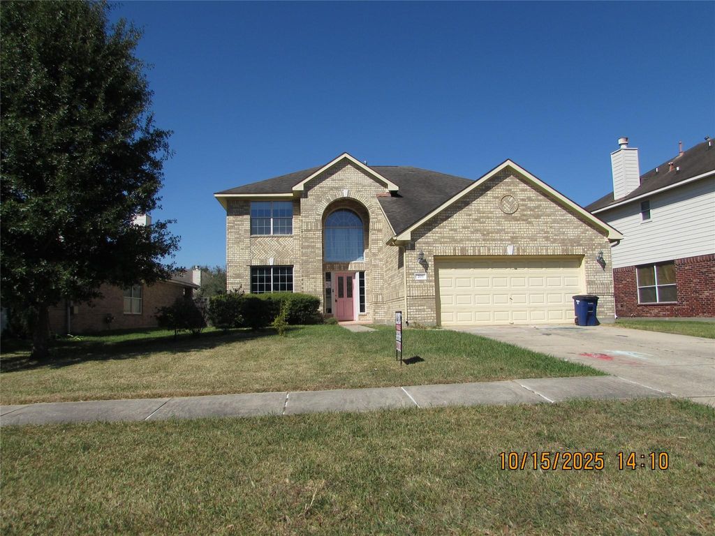 203 Rolling Springs Lane, Dickinson, TX 77539