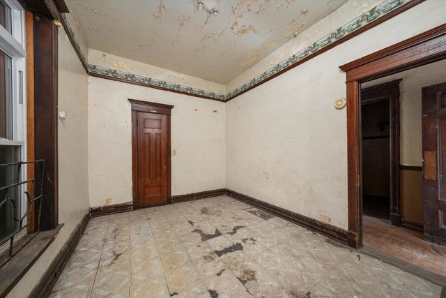 3301 W Douglas Boulevard, Chicago, IL 60623