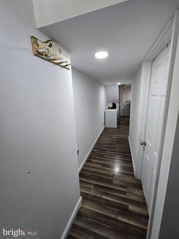 300 SPRINGTON RD, Upper Darby, PA 19082