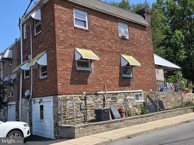 300 SPRINGTON RD, Upper Darby, PA 19082