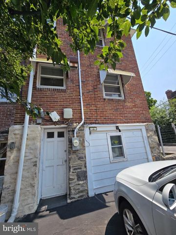 300 SPRINGTON RD, Upper Darby, PA 19082