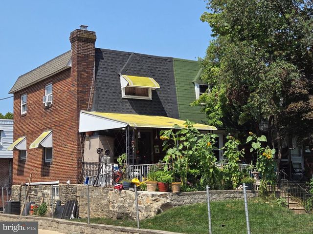 300 SPRINGTON RD, Upper Darby, PA 19082