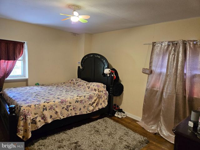 300 SPRINGTON RD, Upper Darby, PA 19082