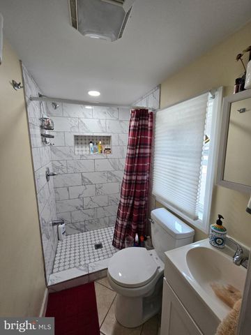 300 SPRINGTON RD, Upper Darby, PA 19082