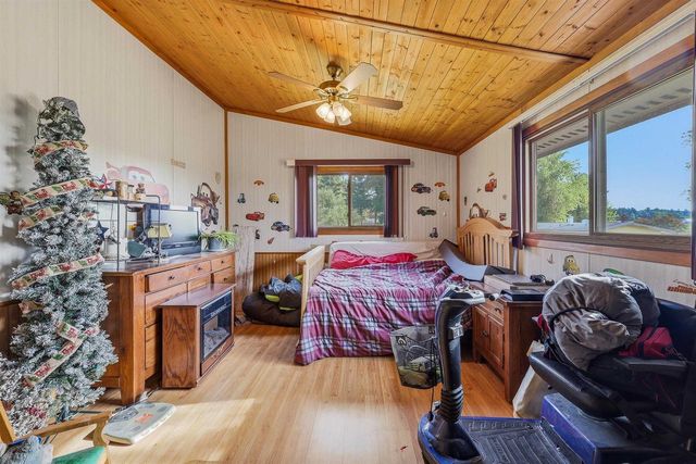 N1531 County B Road, Coloma, WI 54930
