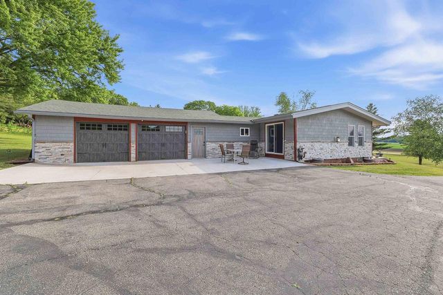 N1531 County B Road, Coloma, WI 54930