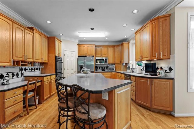 30065 Cheviot Hills Drive, Franklin, MI 48025