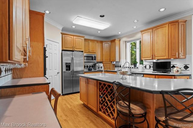 30065 Cheviot Hills Drive, Franklin, MI 48025