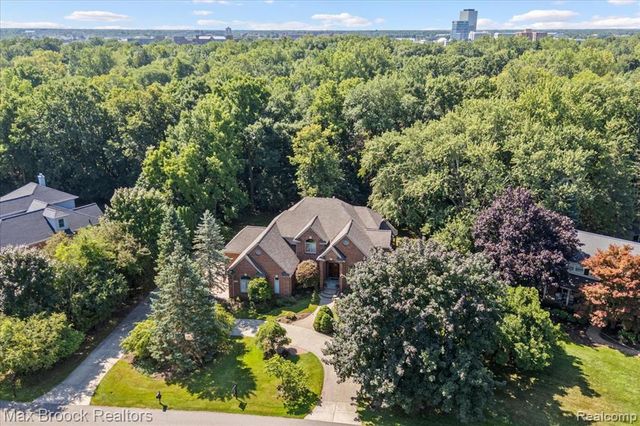 30065 Cheviot Hills Drive, Franklin, MI 48025