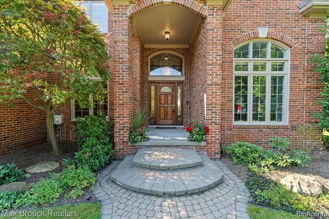 30065 Cheviot Hills Drive, Franklin, MI 48025