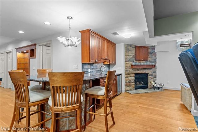 30065 Cheviot Hills Drive, Franklin, MI 48025