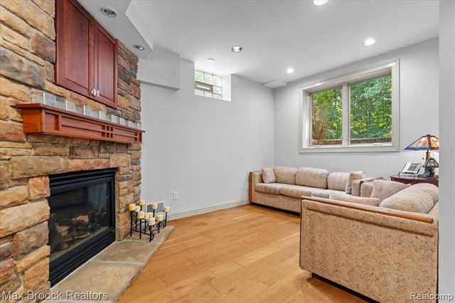 30065 Cheviot Hills Drive, Franklin, MI 48025