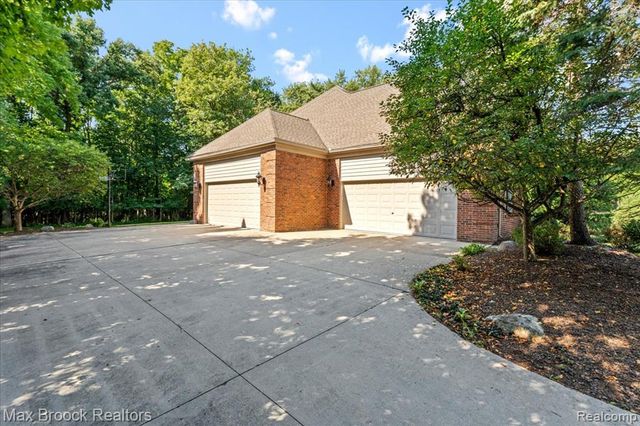30065 Cheviot Hills Drive, Franklin, MI 48025