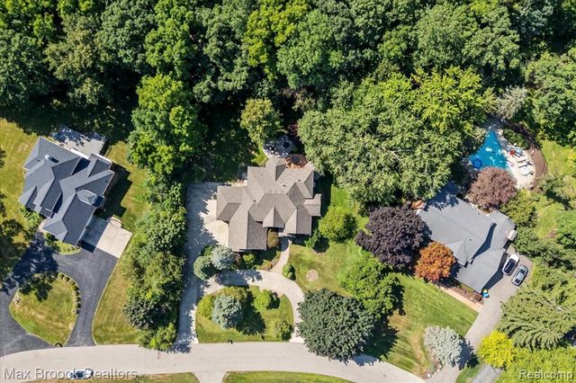 30065 Cheviot Hills Drive, Franklin, MI 48025