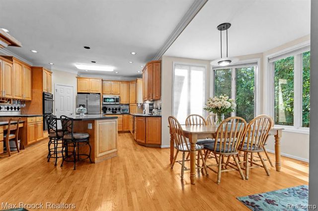 30065 Cheviot Hills Drive, Franklin, MI 48025