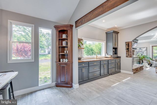 25 WOODSIDE LN, Cinnaminson, NJ 08077