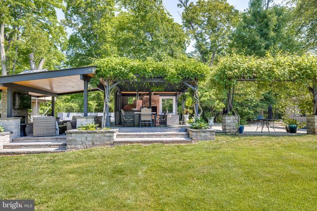 25 WOODSIDE LN, Cinnaminson, NJ 08077