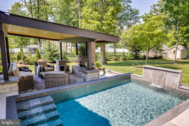 25 WOODSIDE LN, Cinnaminson, NJ 08077