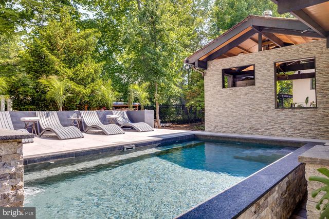25 WOODSIDE LN, Cinnaminson, NJ 08077