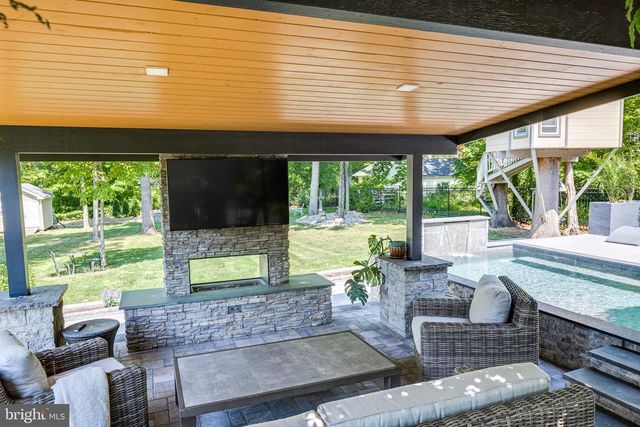 25 WOODSIDE LN, Cinnaminson, NJ 08077