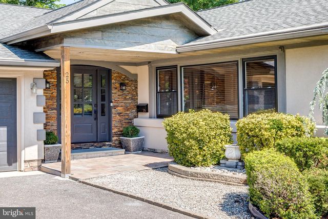 25 WOODSIDE LN, Cinnaminson, NJ 08077