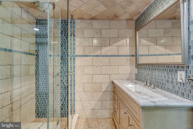 25 WOODSIDE LN, Cinnaminson, NJ 08077