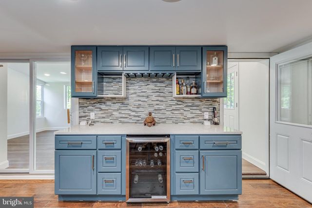 25 WOODSIDE LN, Cinnaminson, NJ 08077