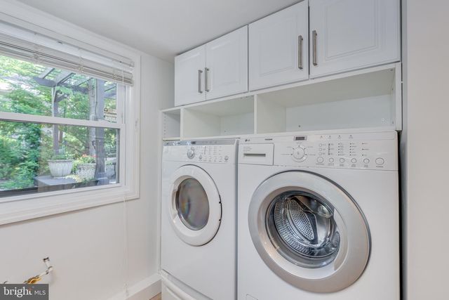 25 WOODSIDE LN, Cinnaminson, NJ 08077